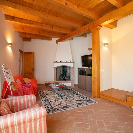 Fosseno Sleeps 7 Villa