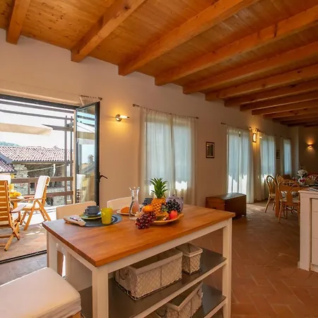 Fosseno Sleeps 7 Villa