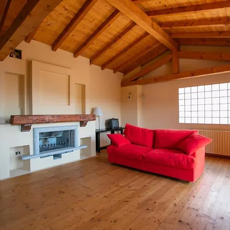 Villa Fosseno Sleeps 7 Nebbiuno