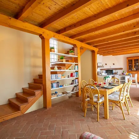 Fosseno Sleeps 7 Villa