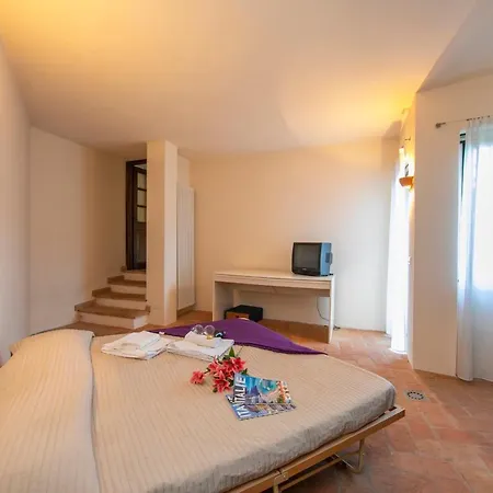Fosseno Sleeps 7 *